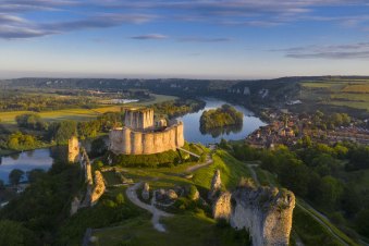 Andelys et Château Gaillard, the fortress of Richard the Lionheart 1 Day Tour